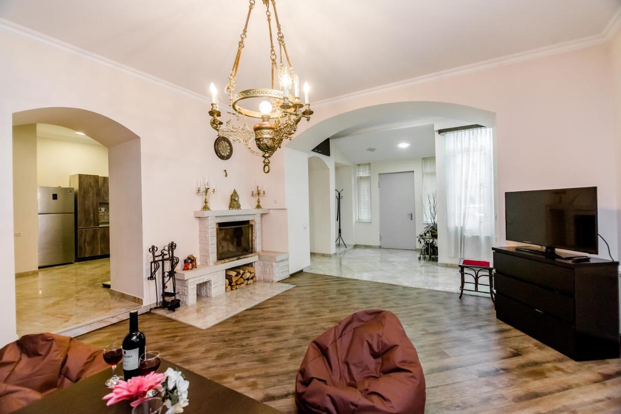 Comfortable House On Marjanishvili ティビリシ エクステリア 写真