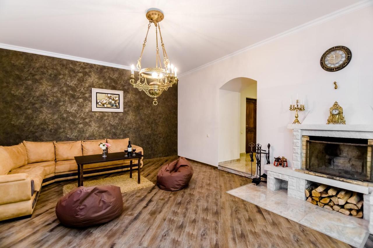 Comfortable House On Marjanishvili ティビリシ エクステリア 写真
