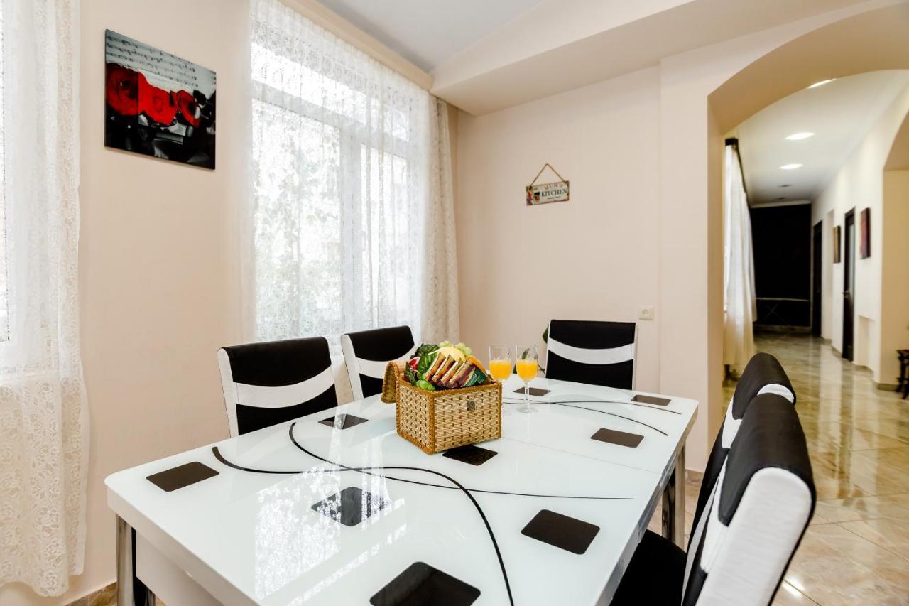 Comfortable House On Marjanishvili ティビリシ エクステリア 写真