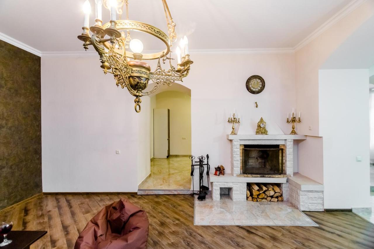 Comfortable House On Marjanishvili ティビリシ エクステリア 写真